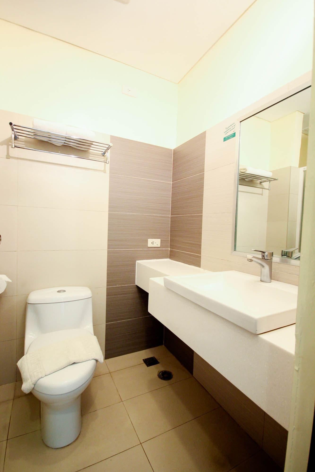 Go Hotels Puerto Princesa Exteriör bild