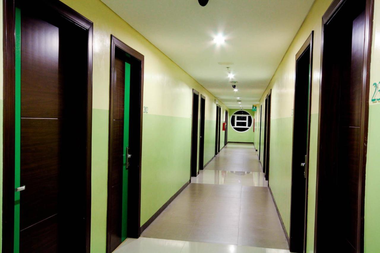 Go Hotels Puerto Princesa Exteriör bild