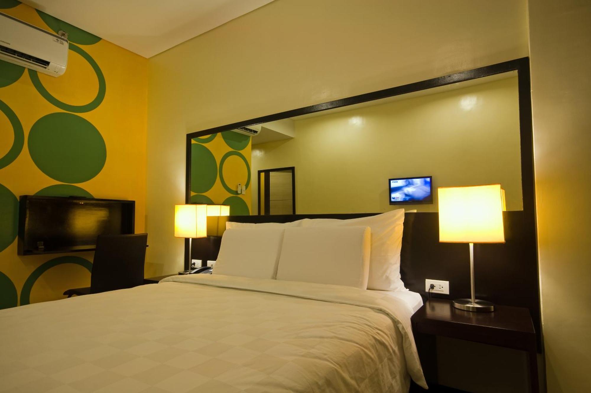 Go Hotels Puerto Princesa Exteriör bild