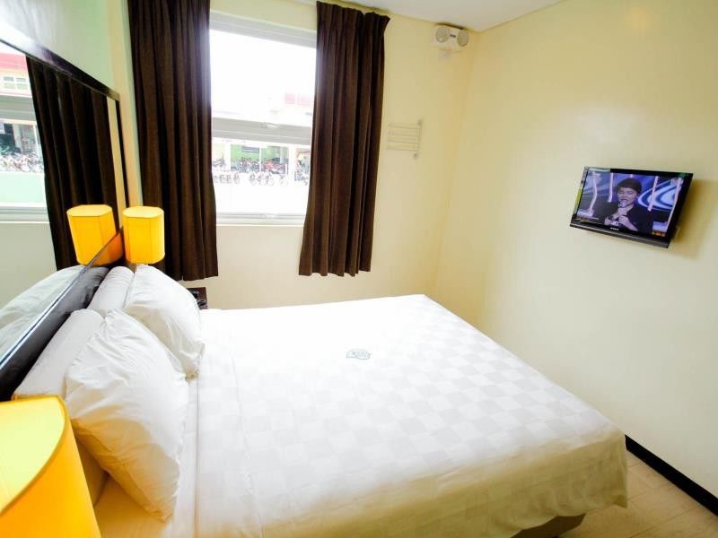 Go Hotels Puerto Princesa Exteriör bild